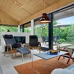 Σπίτι διακοπών Three-bedroom In *