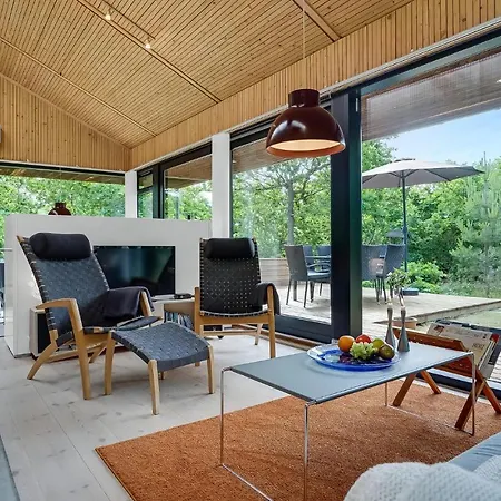 Vakantiehuis Three-bedroom In *